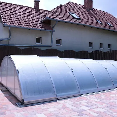 Csilla Apartman Apartament *