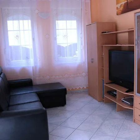 Apartament Csilla Apartman *