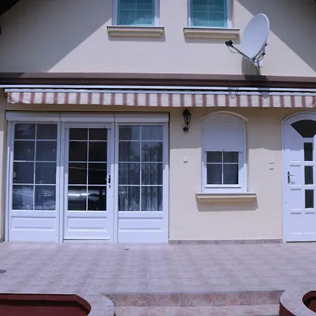 Csilla Apartman Apartament Siófok